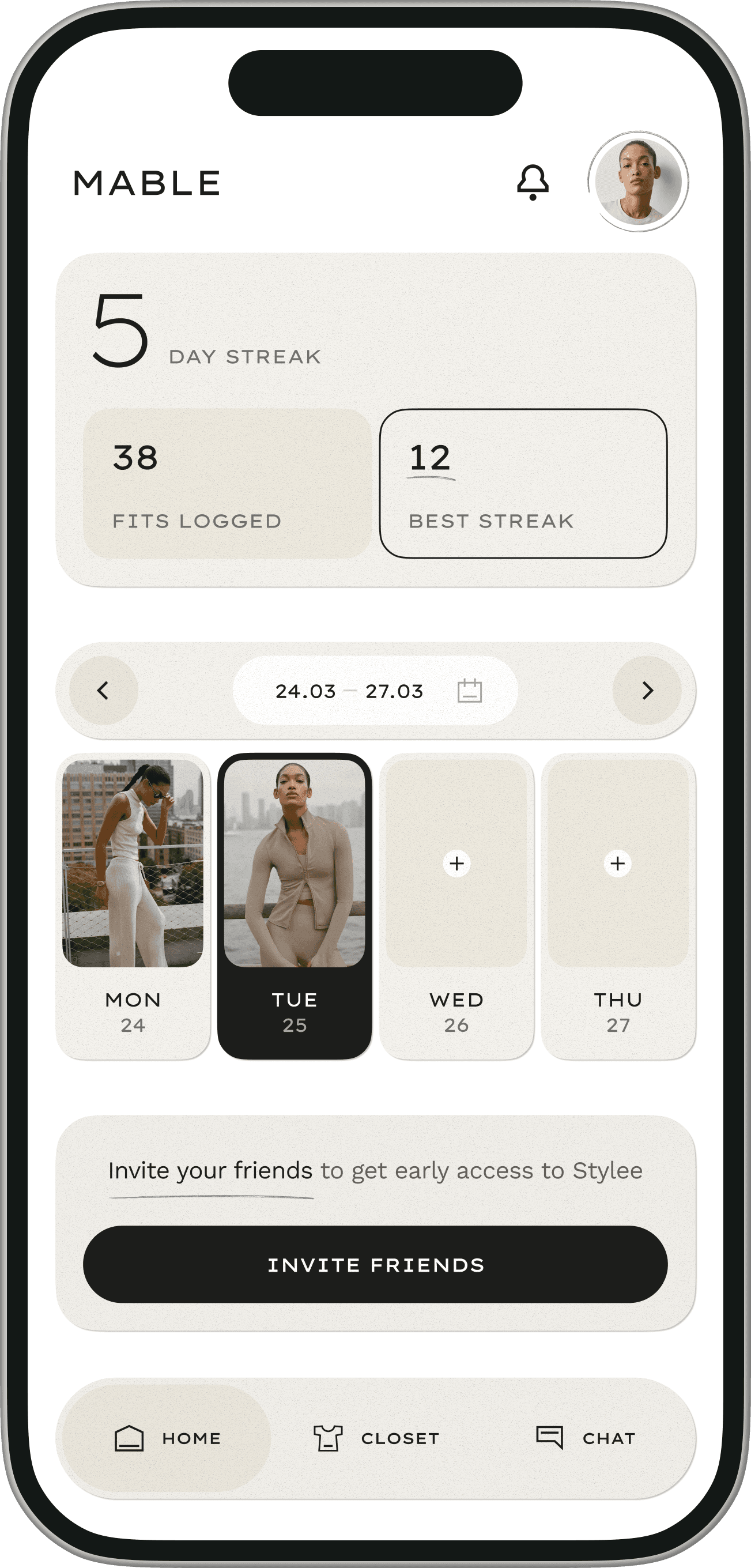 Stylee home screen with streak stats and a four-day outfit planner.